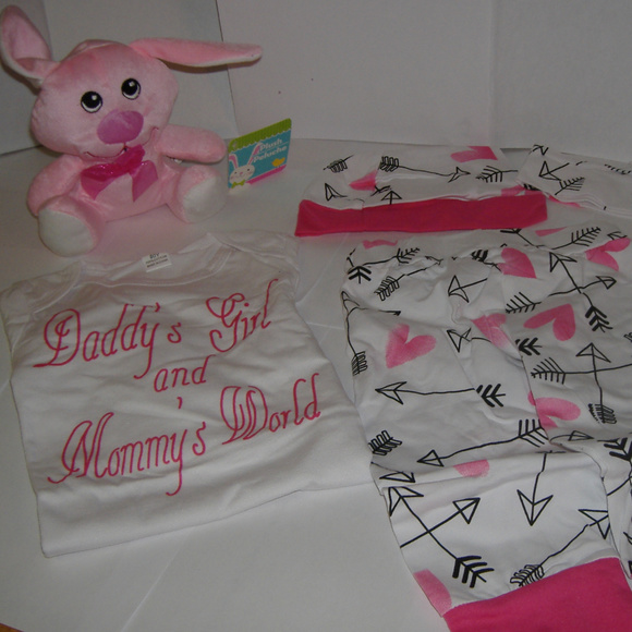 Fashions Other - Lovely Baby Daddy's Girl and Mommy's World